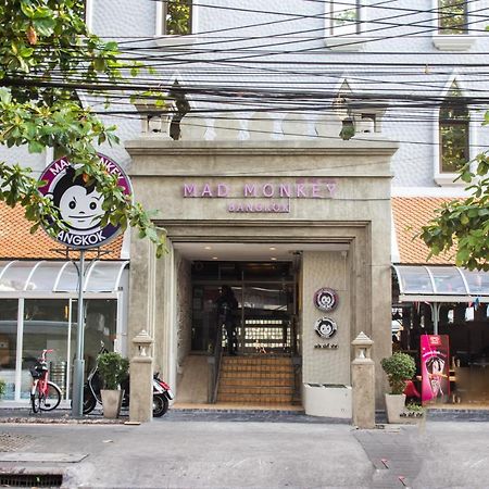 Mad Monkey Hostel Bangkok Bagian luar foto