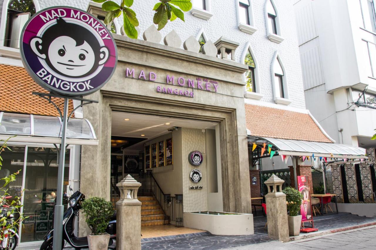 Mad Monkey Hostel Bangkok Bagian luar foto