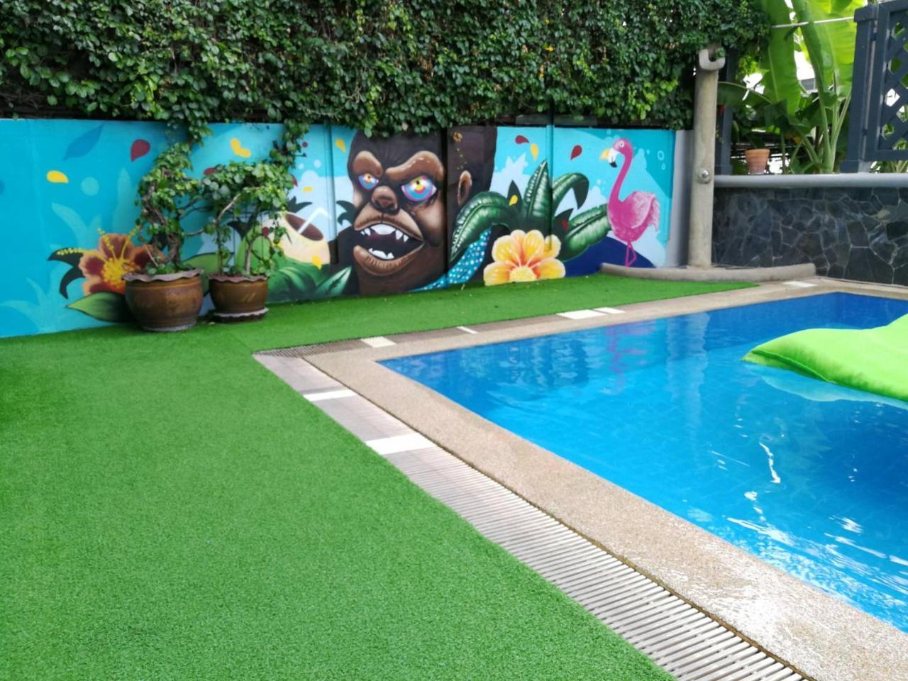 Mad Monkey Hostel Bangkok Bagian luar foto