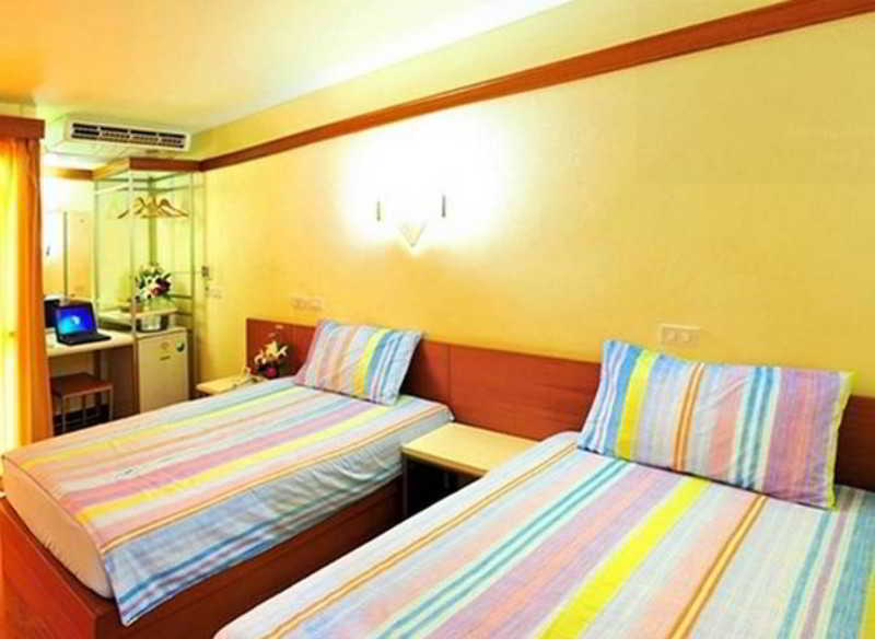Mad Monkey Hostel Bangkok Bagian luar foto